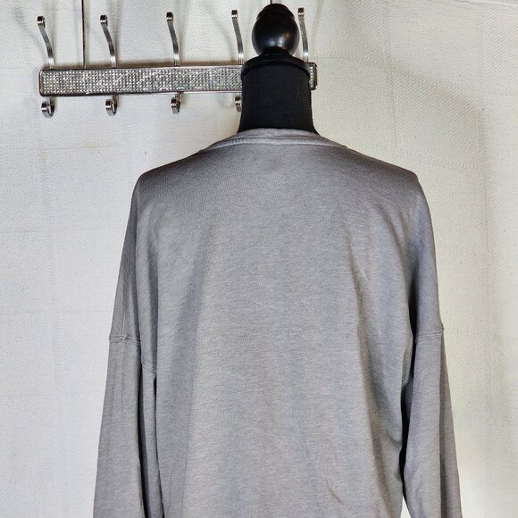 Fabletics Gray Long Sleeve Crew Neck Cropped Soft Fleece Lined Sweatshirt Size L - Picture 12 of 16